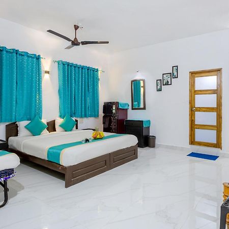 Baga Fantacia Beach Inn Calangute Bagian luar foto