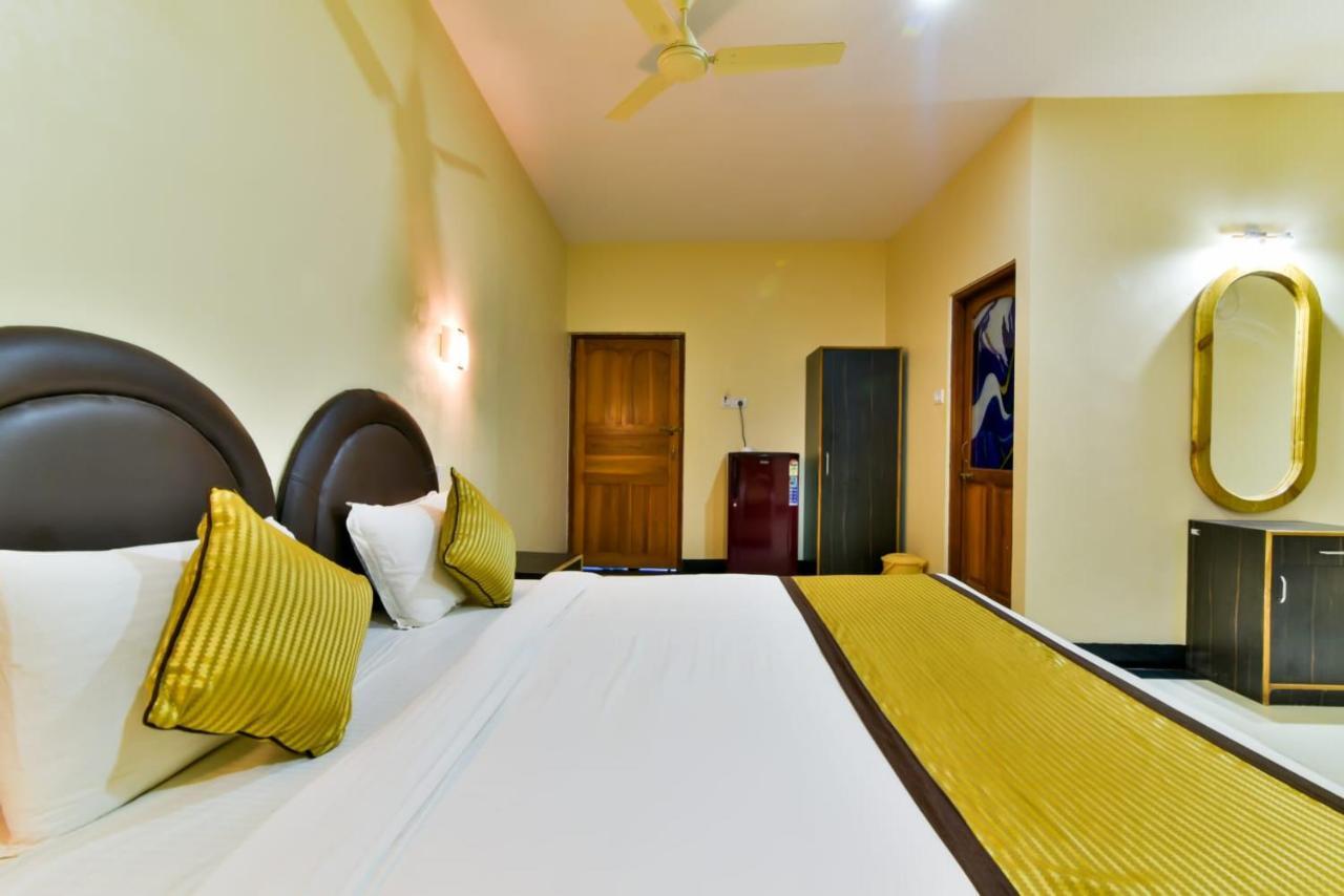 Baga Fantacia Beach Inn Calangute Bagian luar foto