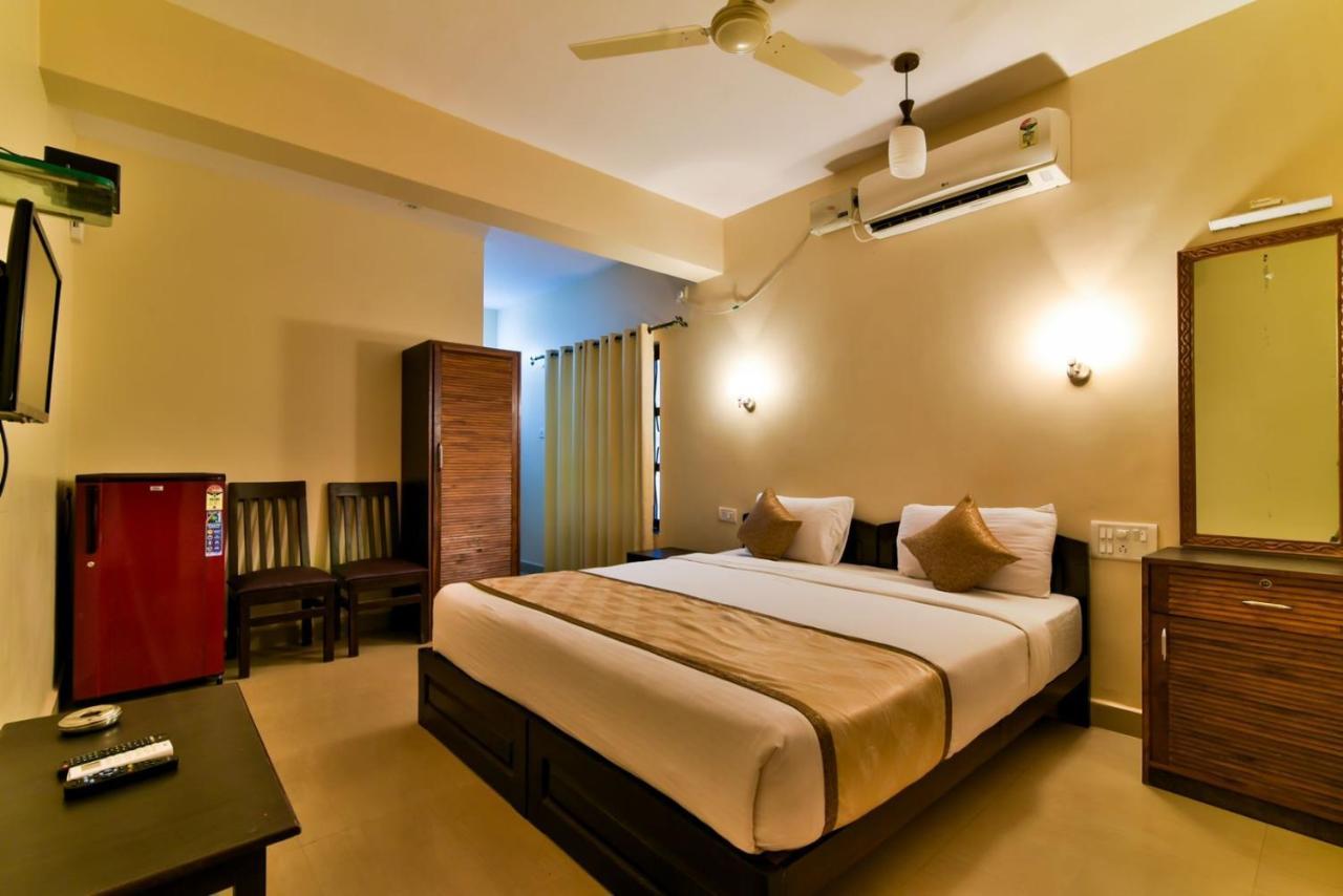 Baga Fantacia Beach Inn Calangute Bagian luar foto