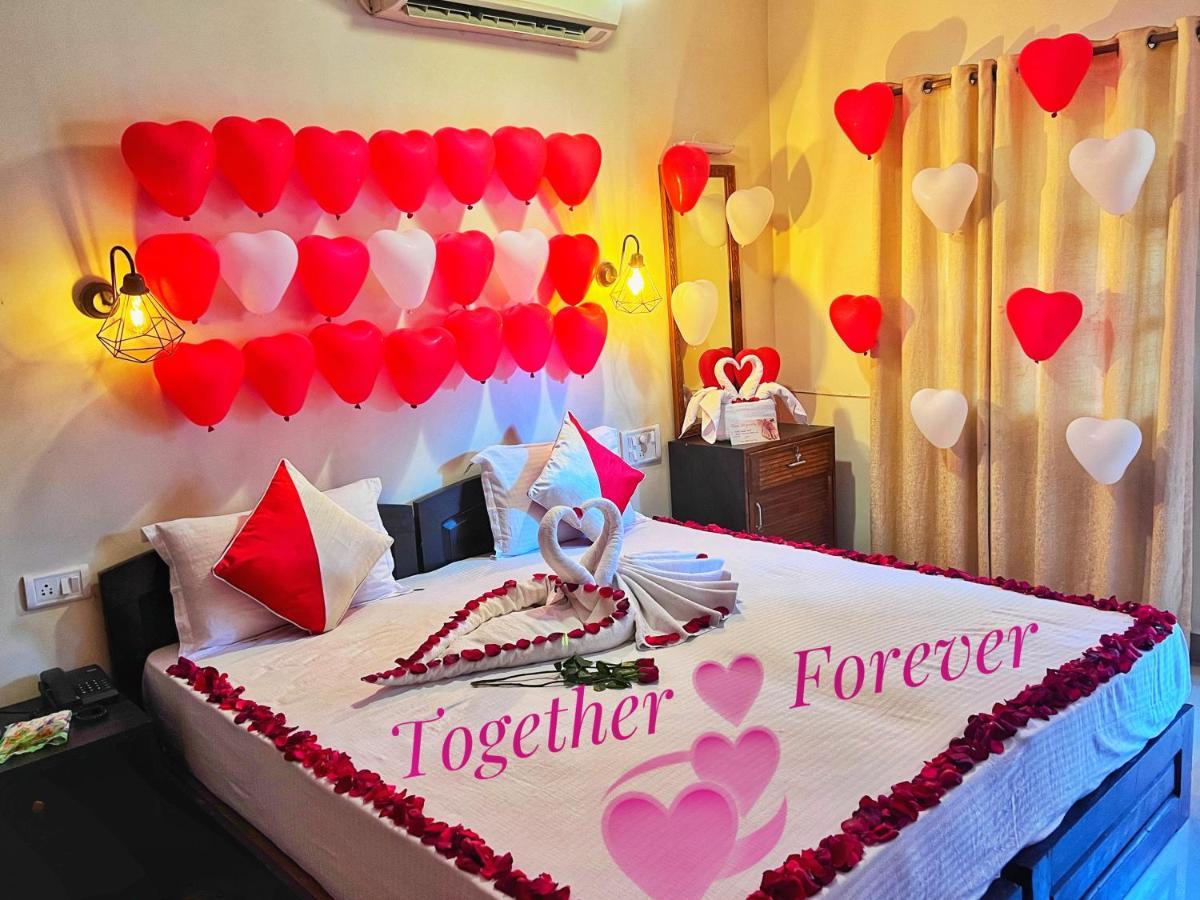 Baga Fantacia Beach Inn Calangute Bagian luar foto
