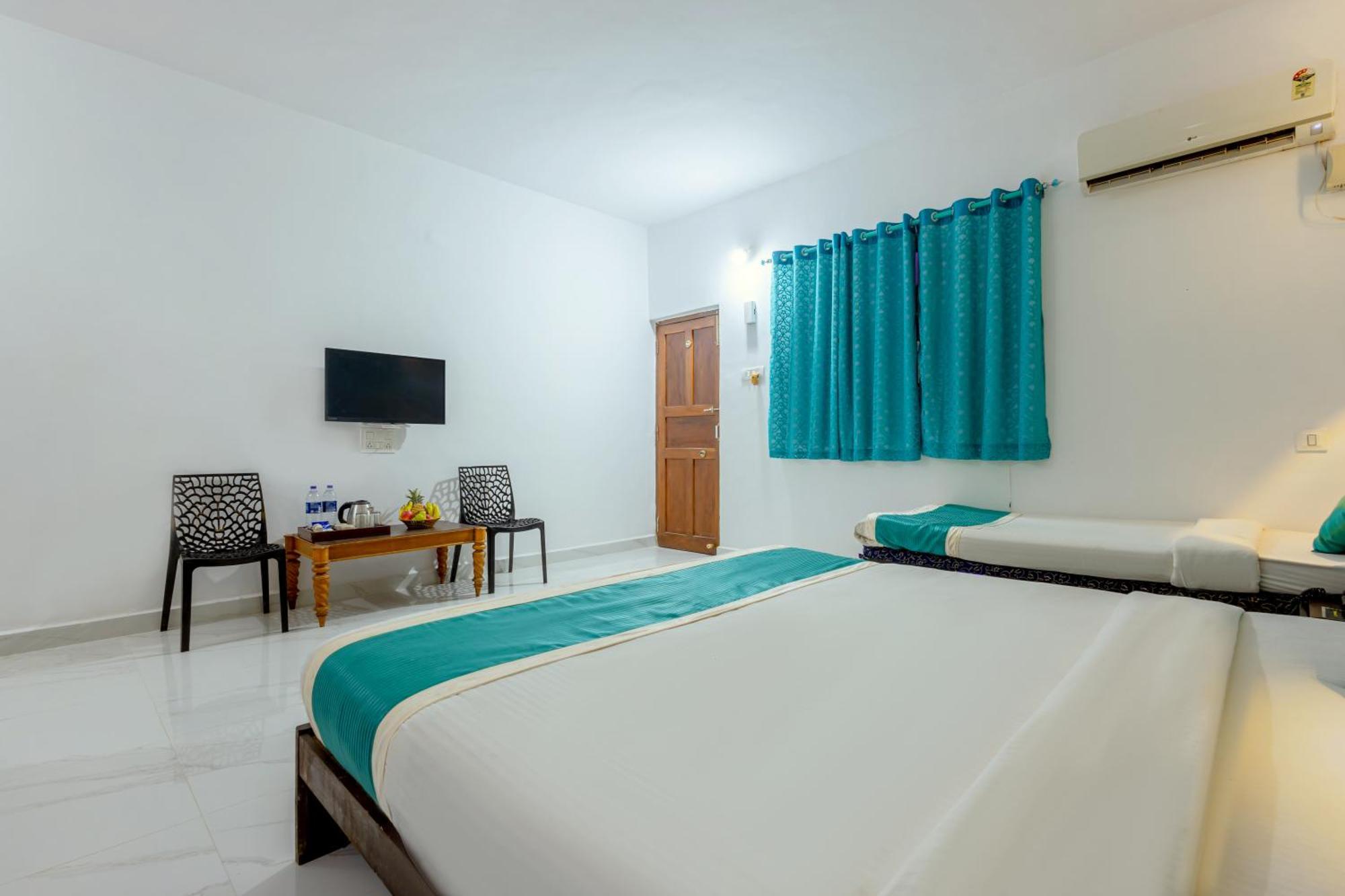 Baga Fantacia Beach Inn Calangute Bagian luar foto