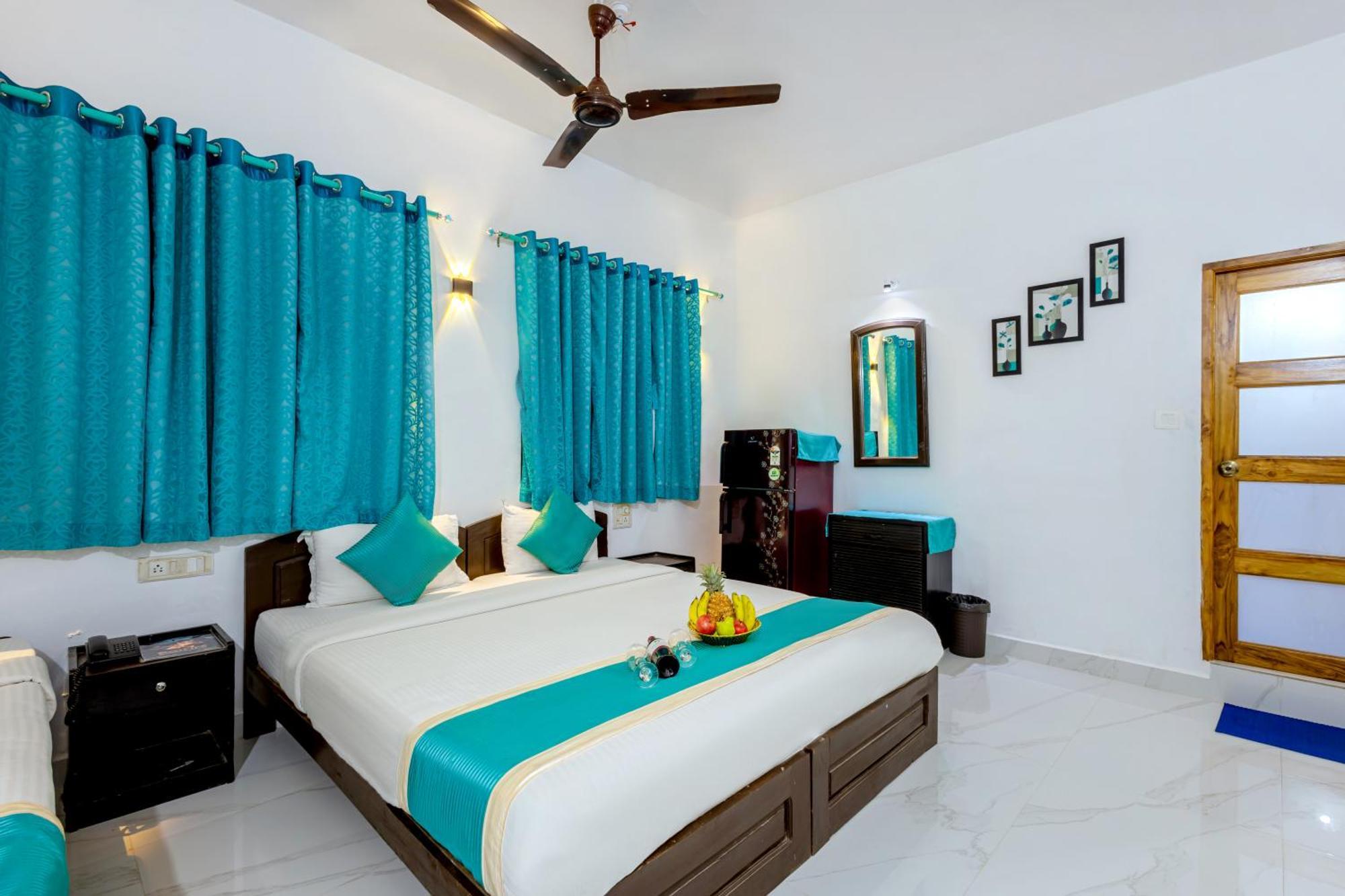 Baga Fantacia Beach Inn Calangute Bagian luar foto